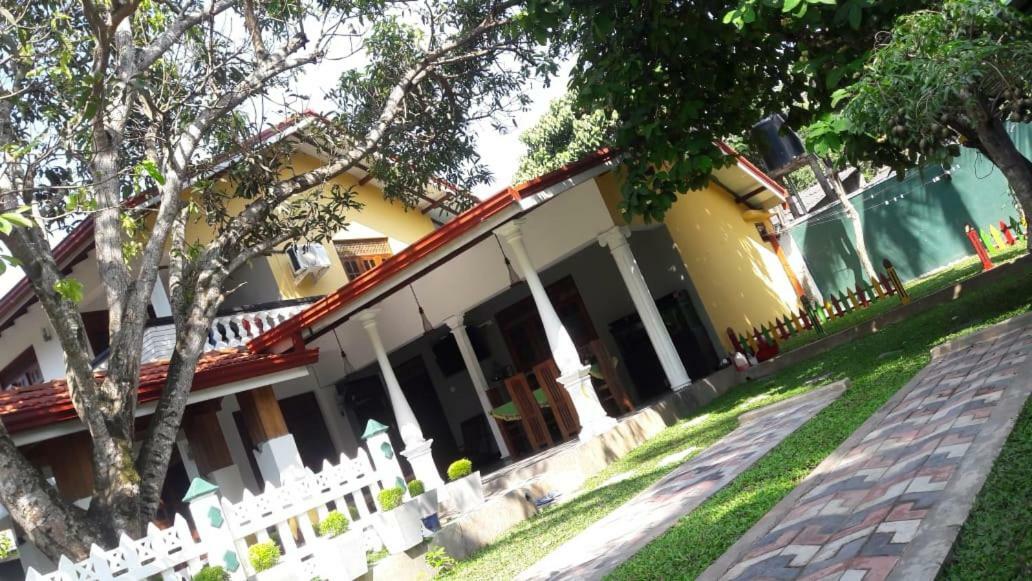 كاتوناياكى Pearl Holiday Villa المظهر الخارجي الصورة